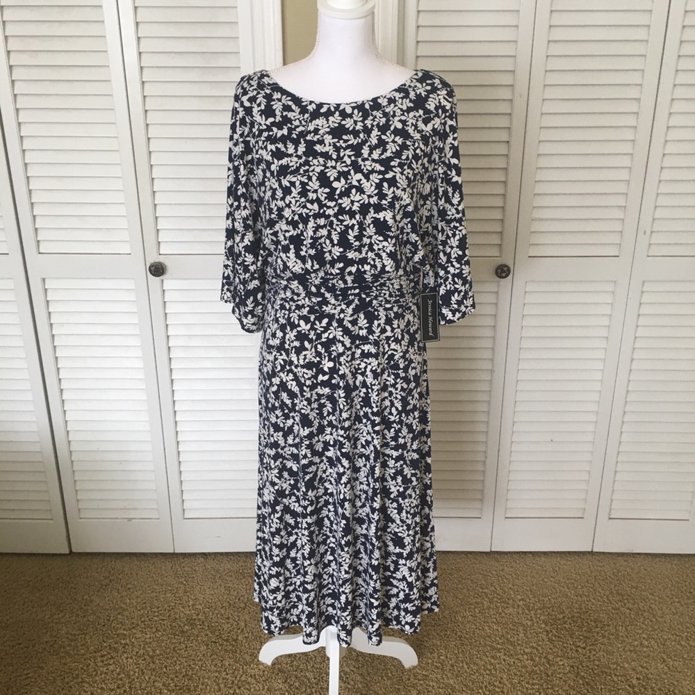 Jessica Howard Navy and Ivory Botanical Print Midi Ruched Waist Flowy Dress